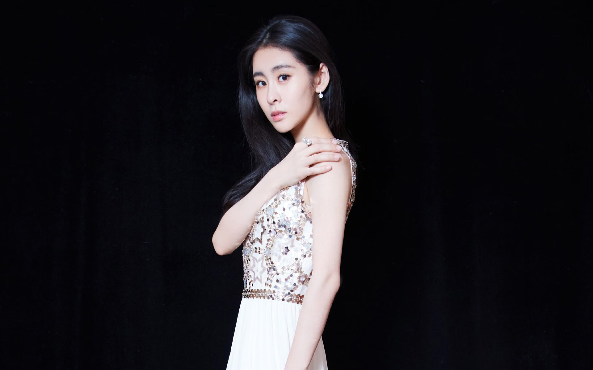 开云体育官网登入-中学篮球加强基本功训练提升技术水平，中学篮球训练中应注意哪些问题